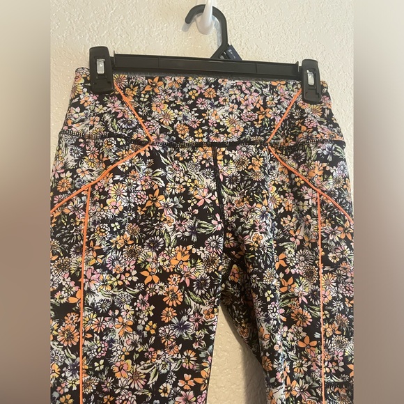 FP Movement Mid-Rise Ankle Length Eden Print Leggings - Picture 4 of 15